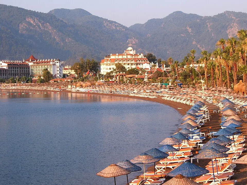 Strand en baai van İçmeler