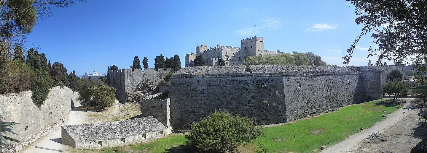 Remparts médiévaux de la vieille ville de Rhodes, Grèce