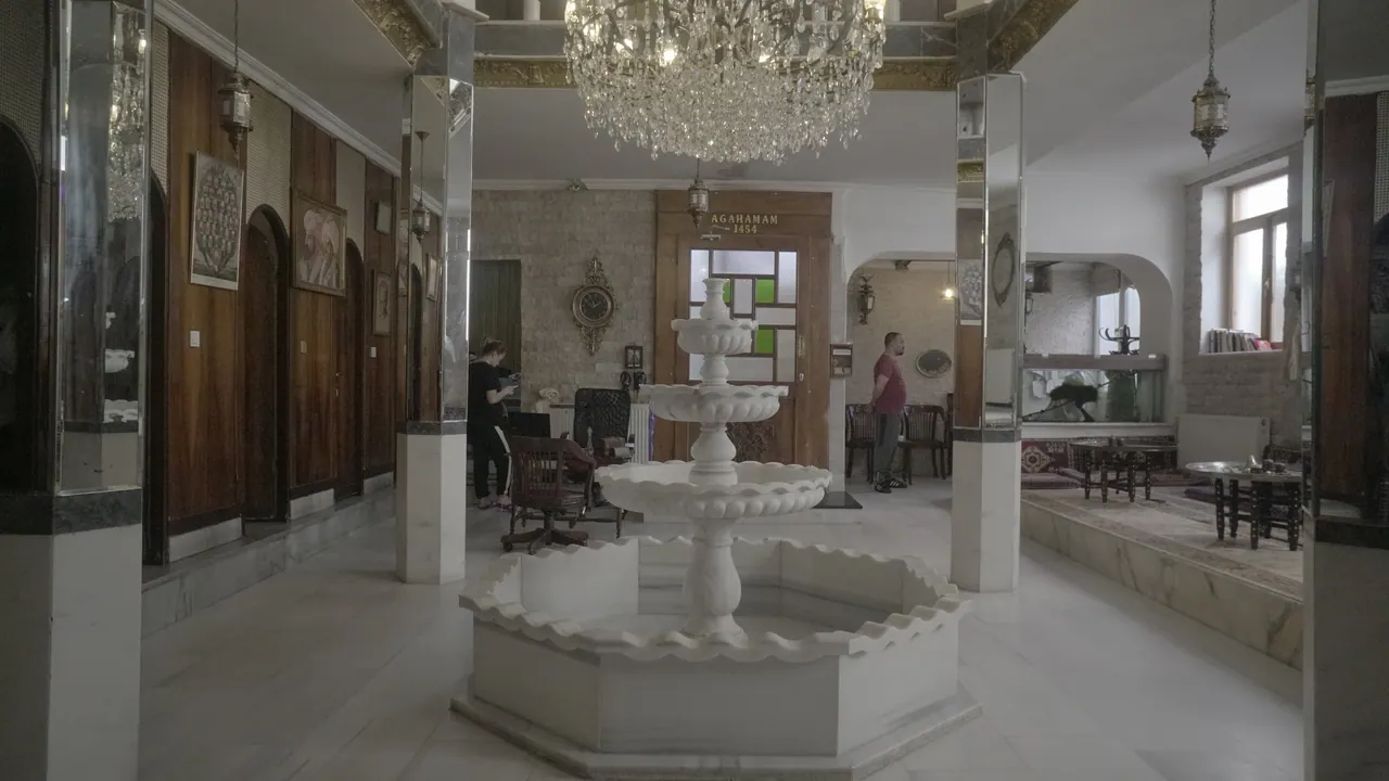 Accueil de l’Ağa Hamamı à Istanbul ; intérieur de hammam illustratif