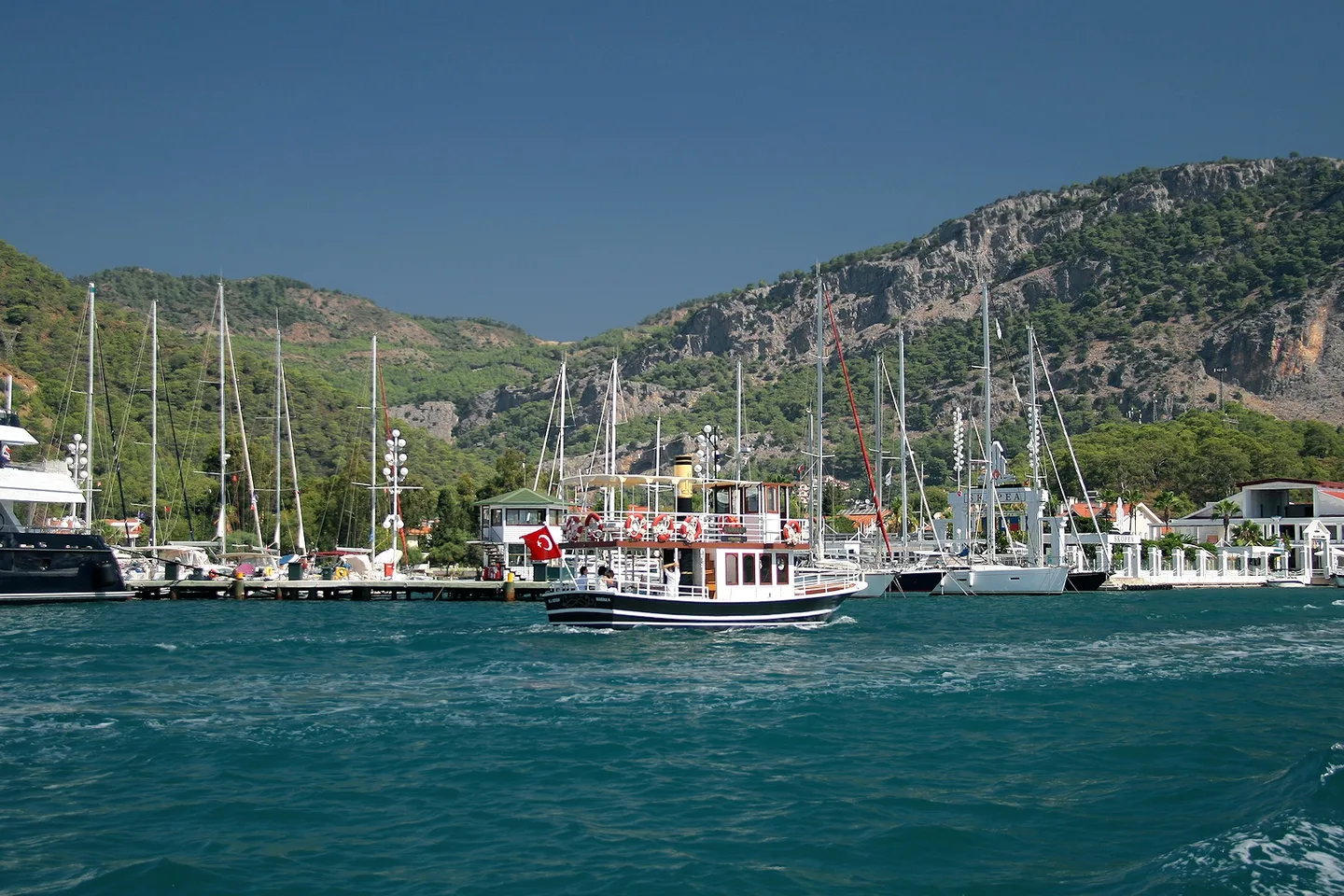 Barche nel porto turistico comunale di Göcek